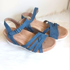 Earth Origins Women's Teal Blue Leather Wedge Sandals  Sz 9M